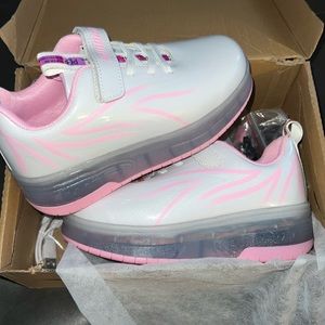 Sneaker/Roller Skates